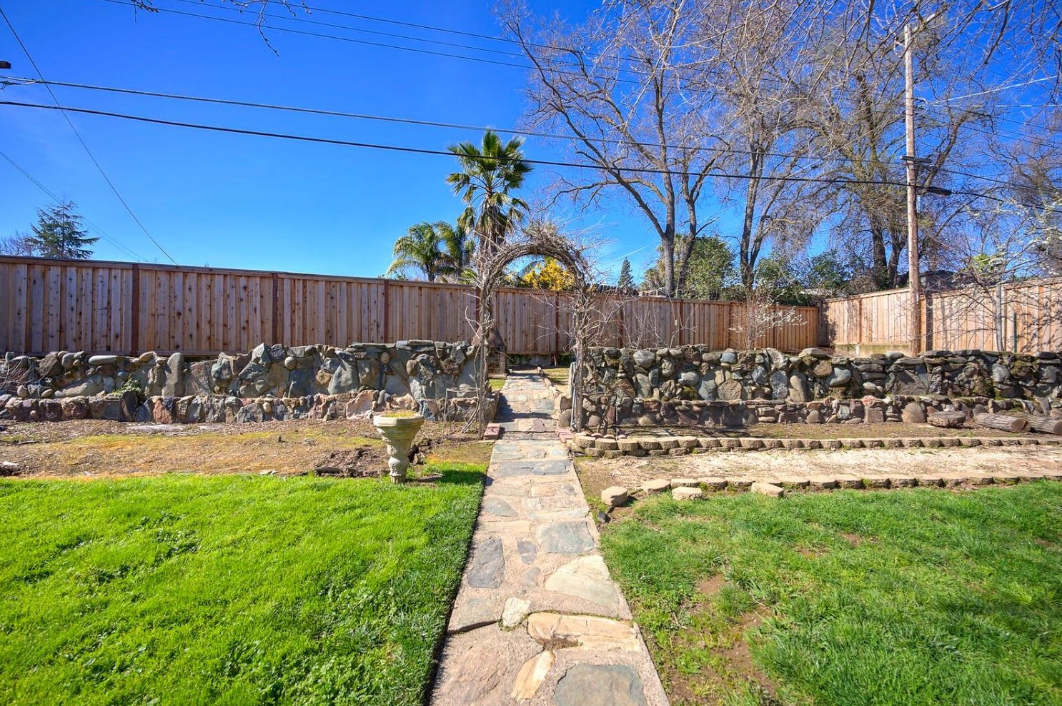 6635 Carrwood St, Citrus Heights CA  95662-3311 exterior