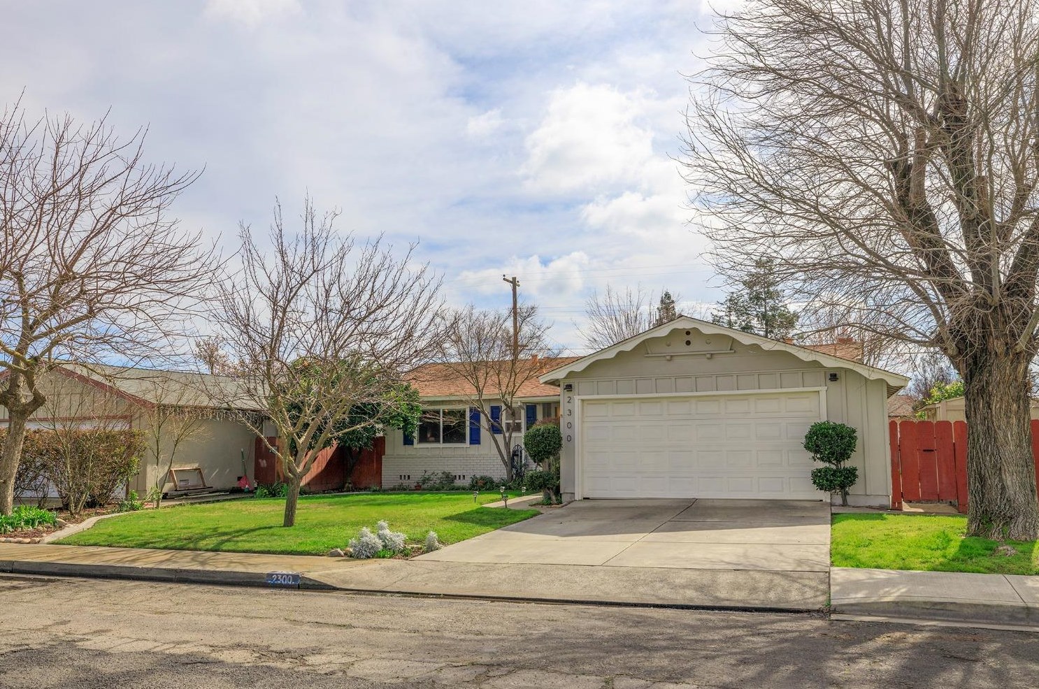 2300 Tokay Ave, Turlock CA  95380-4351 exterior