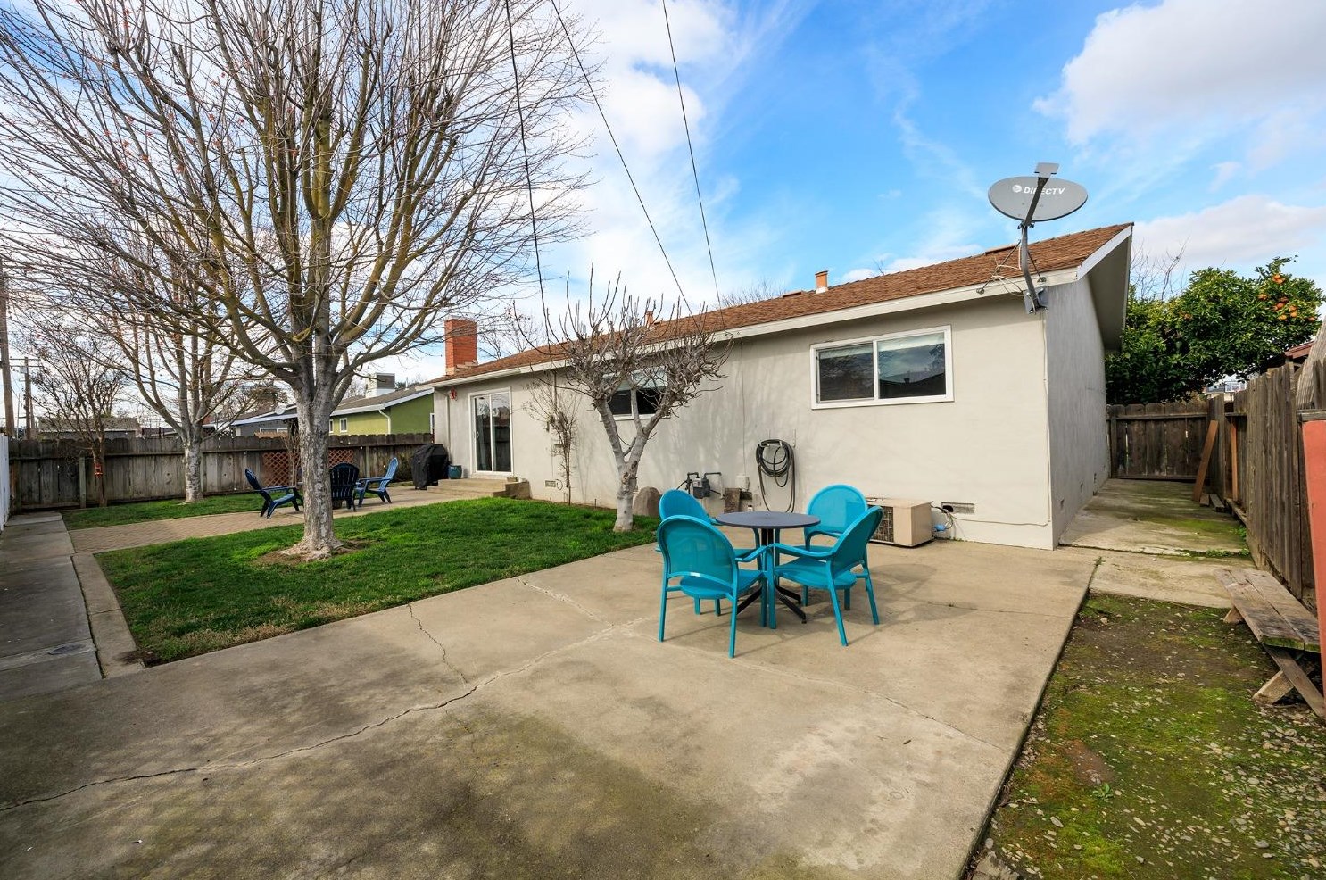 2300 Tokay Ave, Turlock CA  95380-4351 exterior