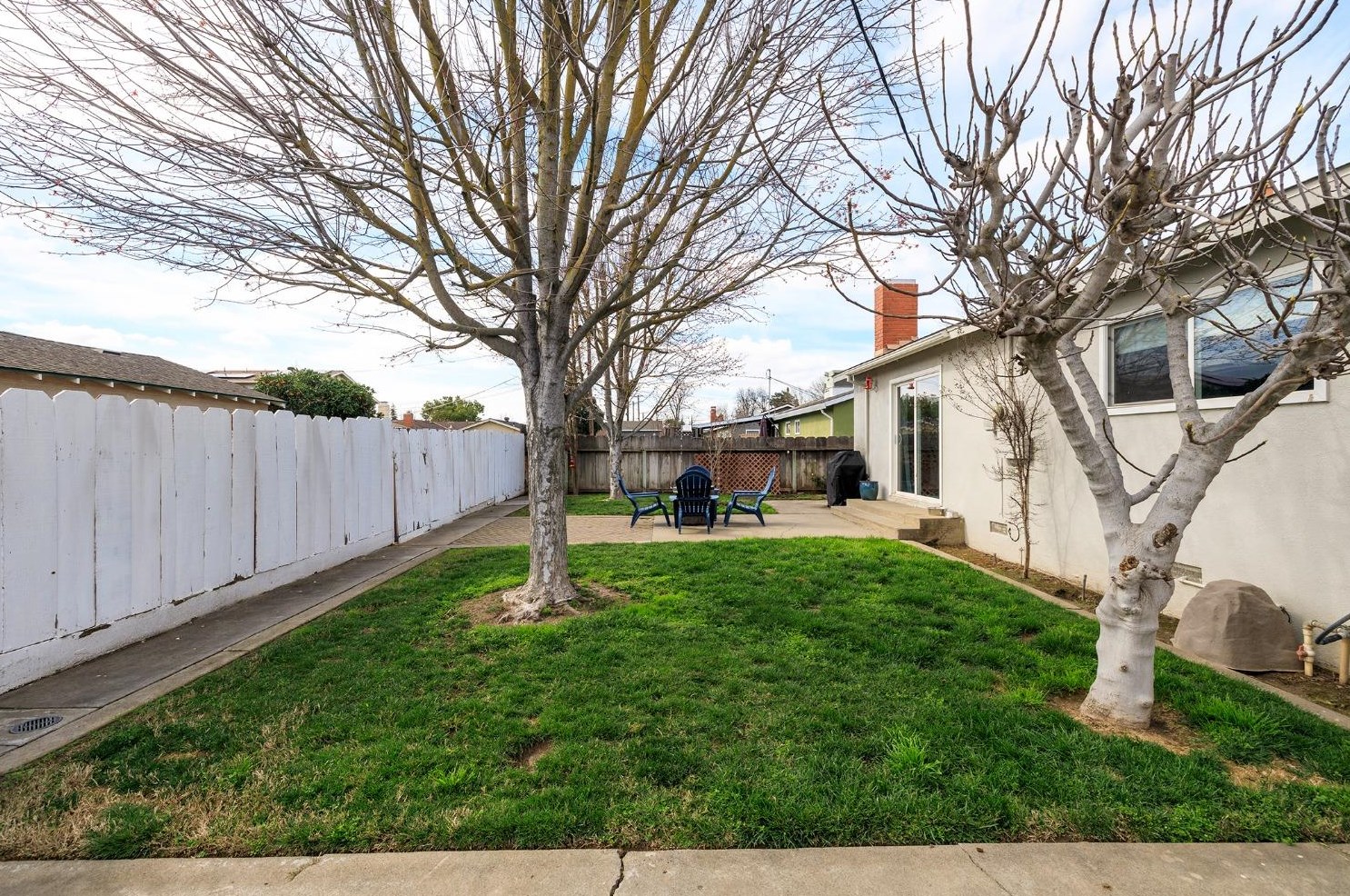 2300 Tokay Ave, Turlock CA  95380-4351 exterior