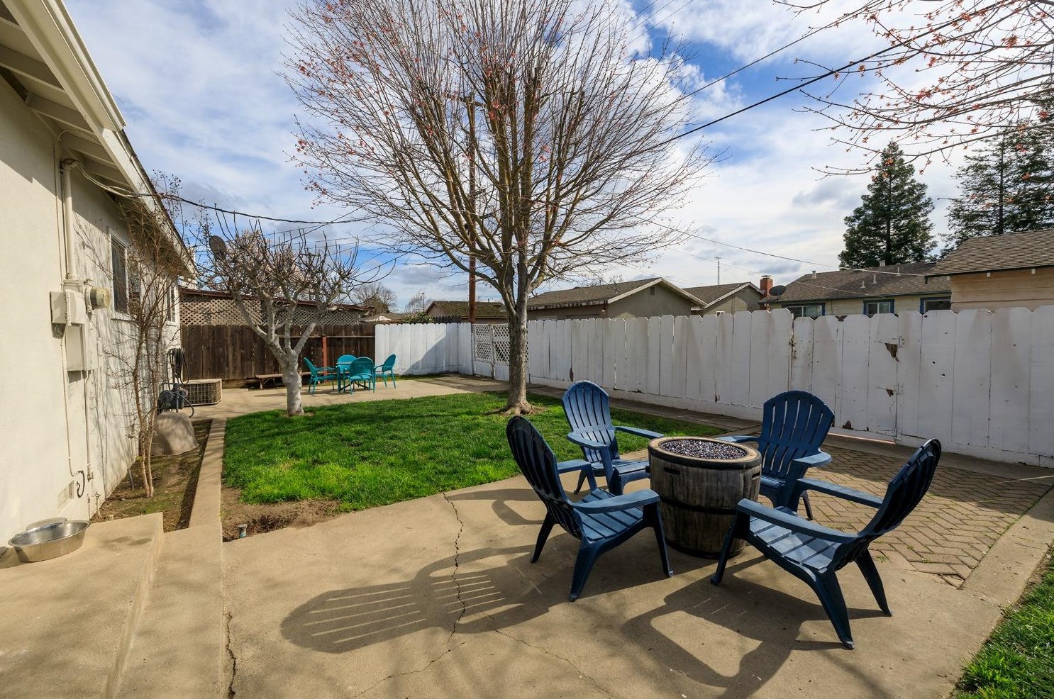 2300 Tokay Ave, Turlock CA  95380-4351 exterior