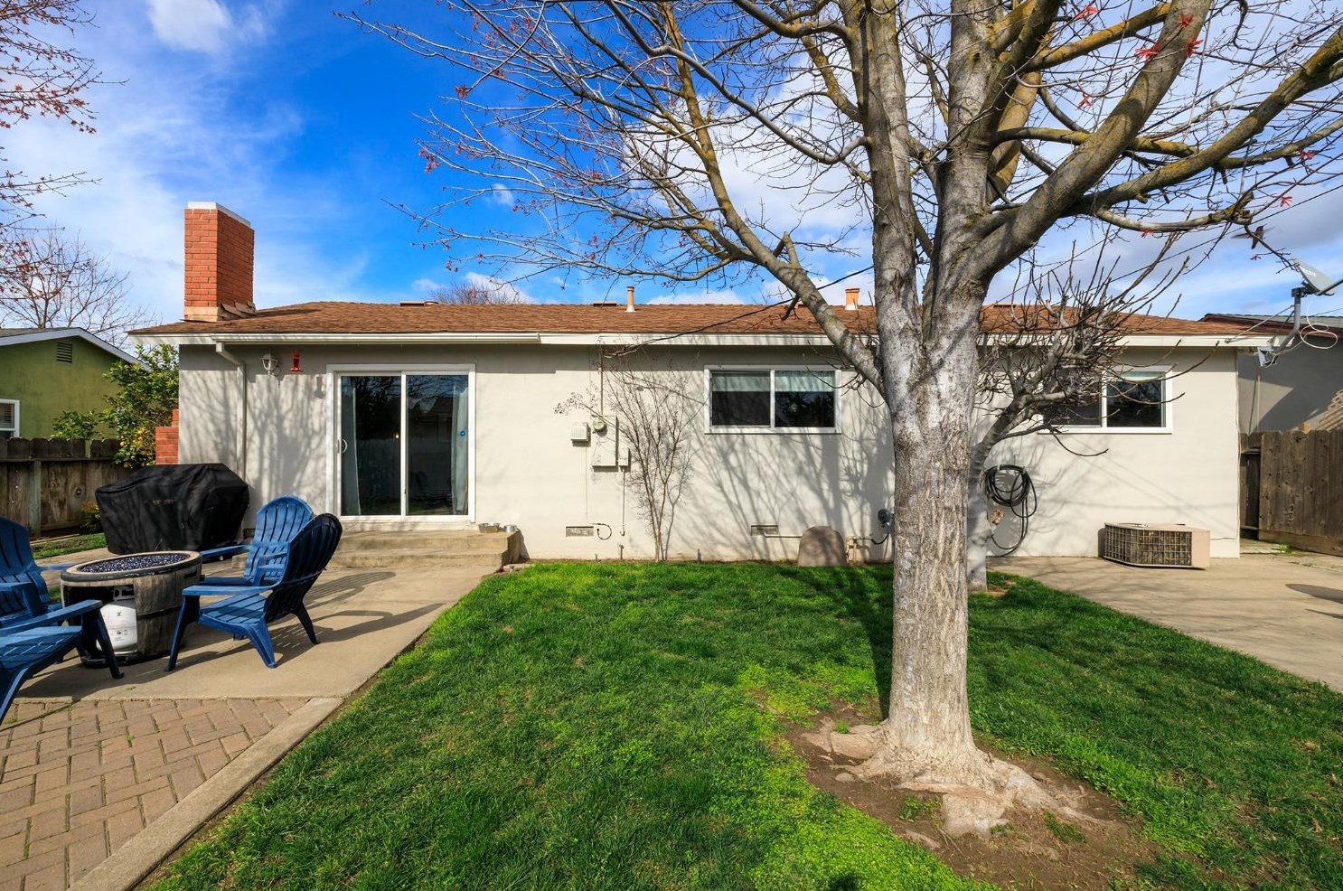 2300 Tokay Ave, Turlock CA  95380-4351 exterior