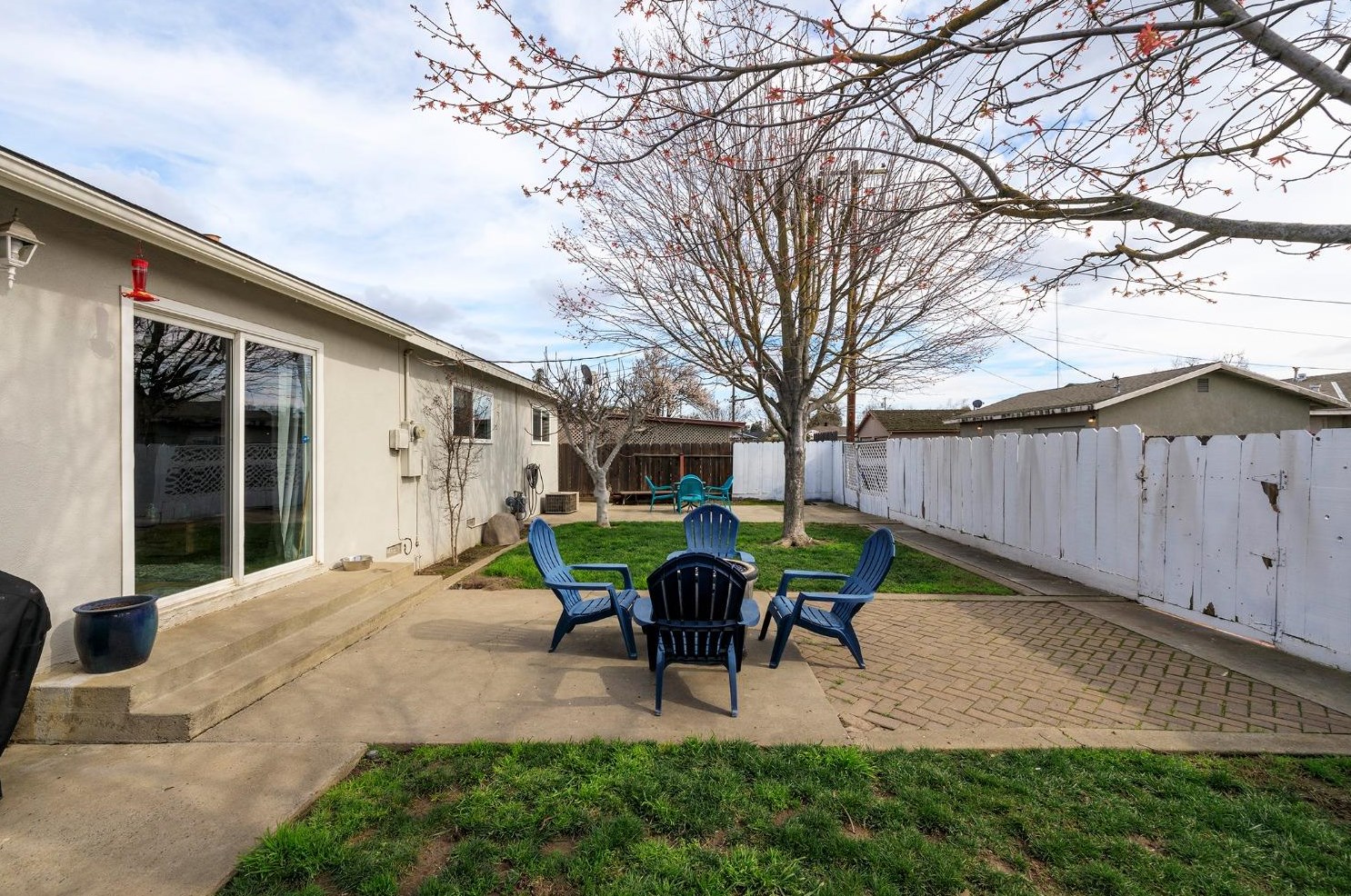 2300 Tokay Ave, Turlock CA  95380-4351 exterior