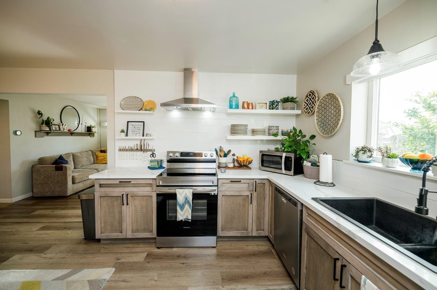 2300 Tokay Ave, Turlock CA  95380-4351 exterior