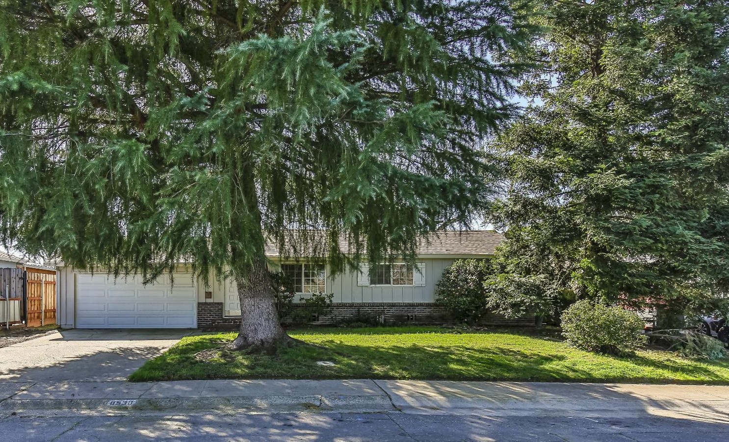 8530 Strong Ave, Citrus Heights, CA 95662-3334