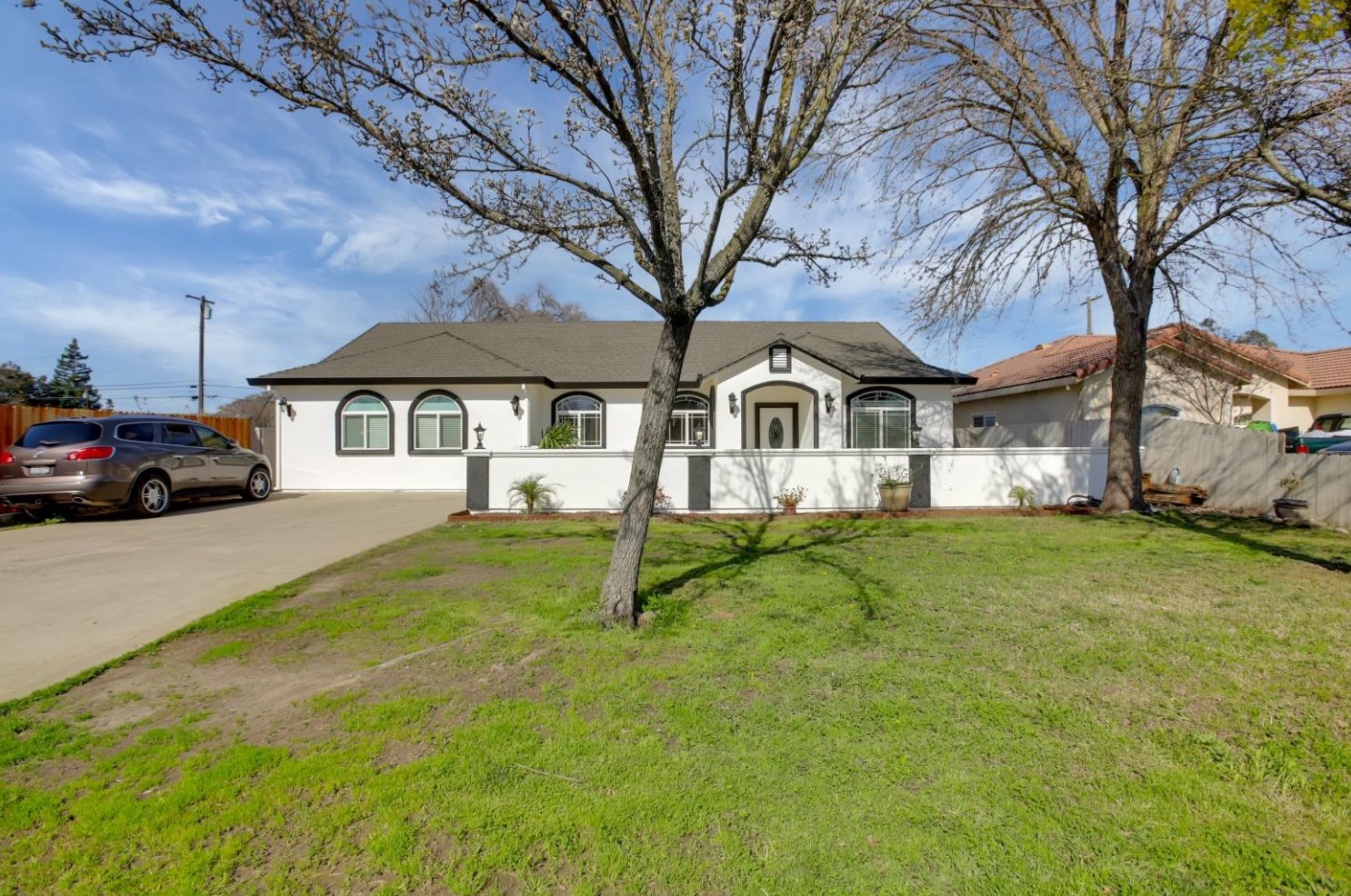 241 El Camino Ave, Sacramento, CA 95815-2029