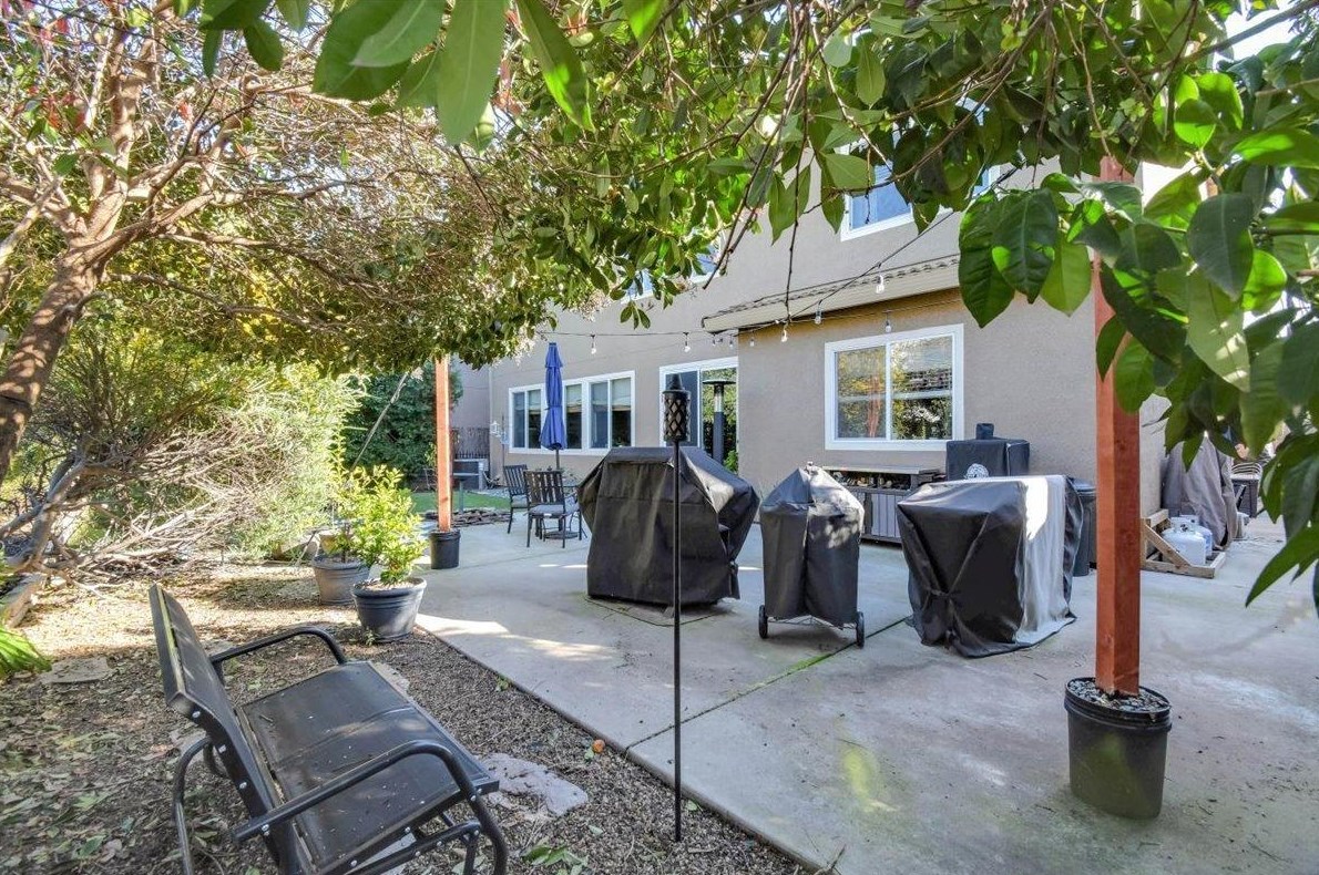 1073 Tres Picos Dr, Yuba City CA  95993-5259 exterior