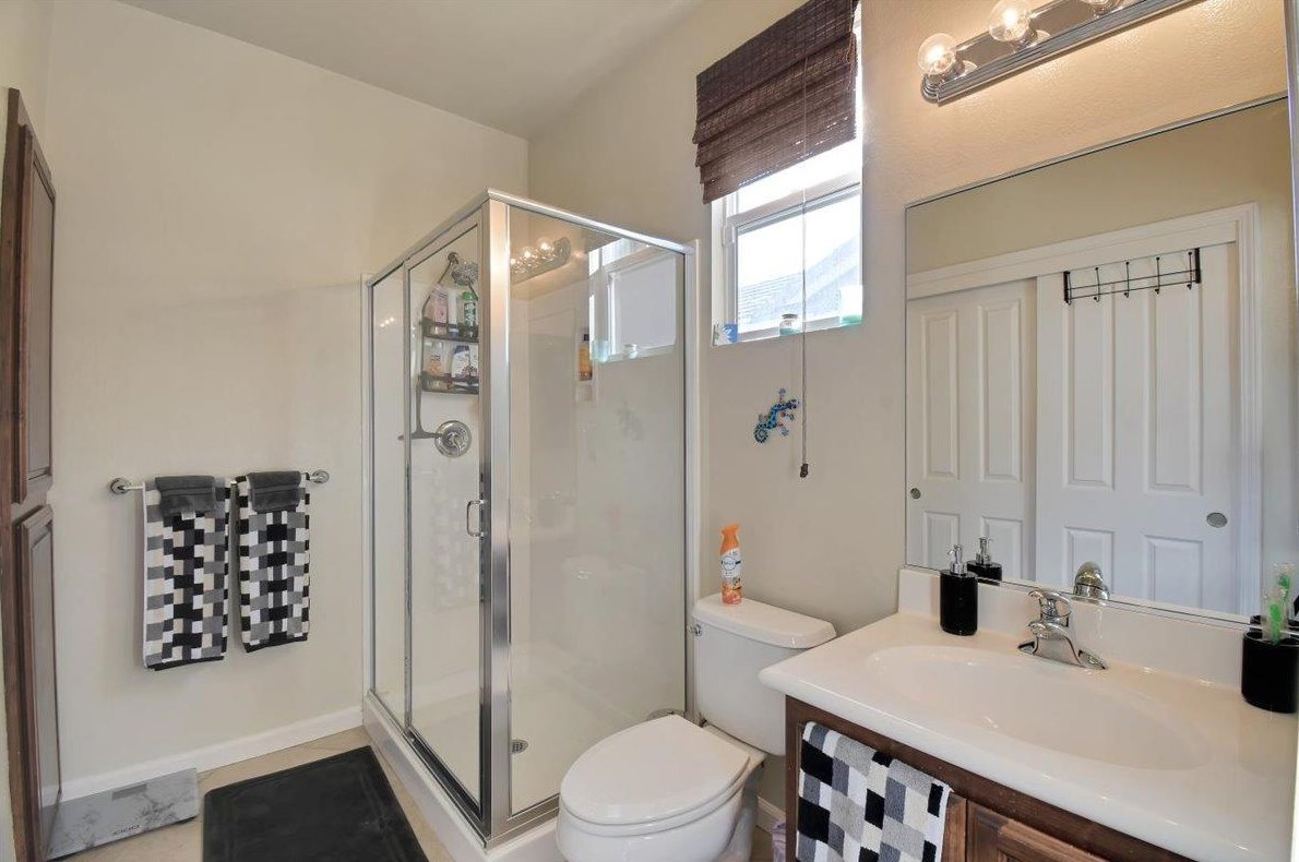 1073 Tres Picos Dr, Yuba City CA  95993-5259 exterior