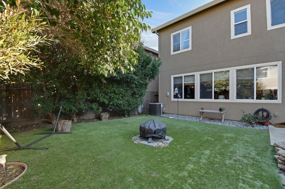 1073 Tres Picos Dr, Yuba City CA  95993-5259 exterior