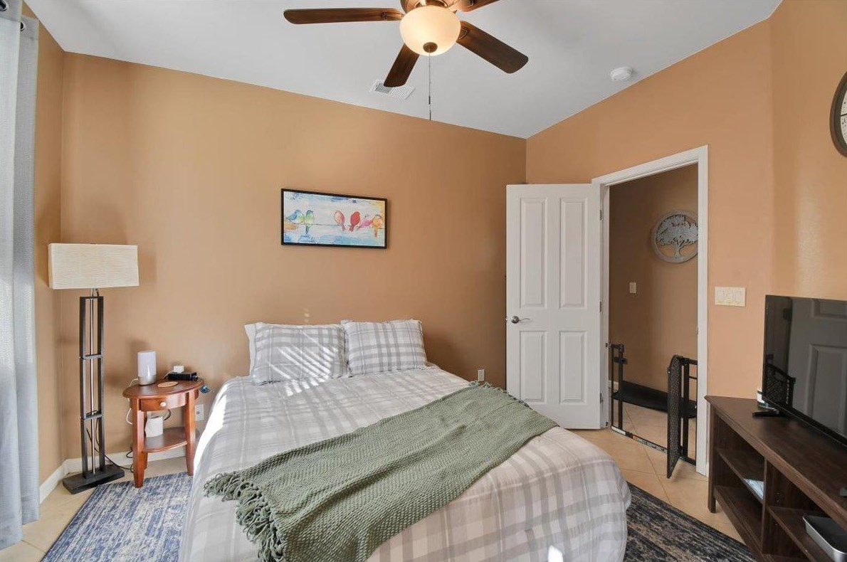 1073 Tres Picos Dr, Yuba City CA  95993-5259 exterior