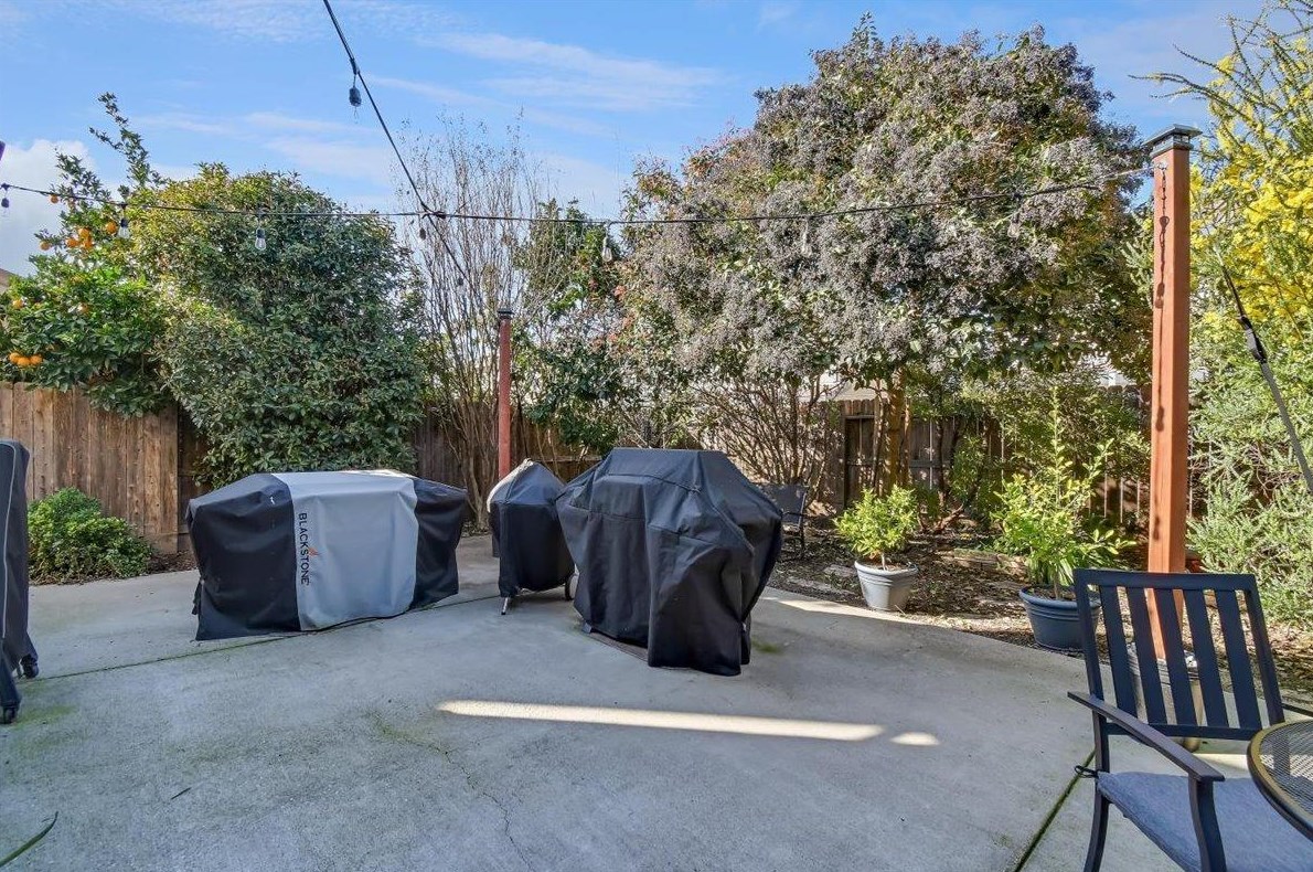 1073 Tres Picos Dr, Yuba City CA  95993-5259 exterior