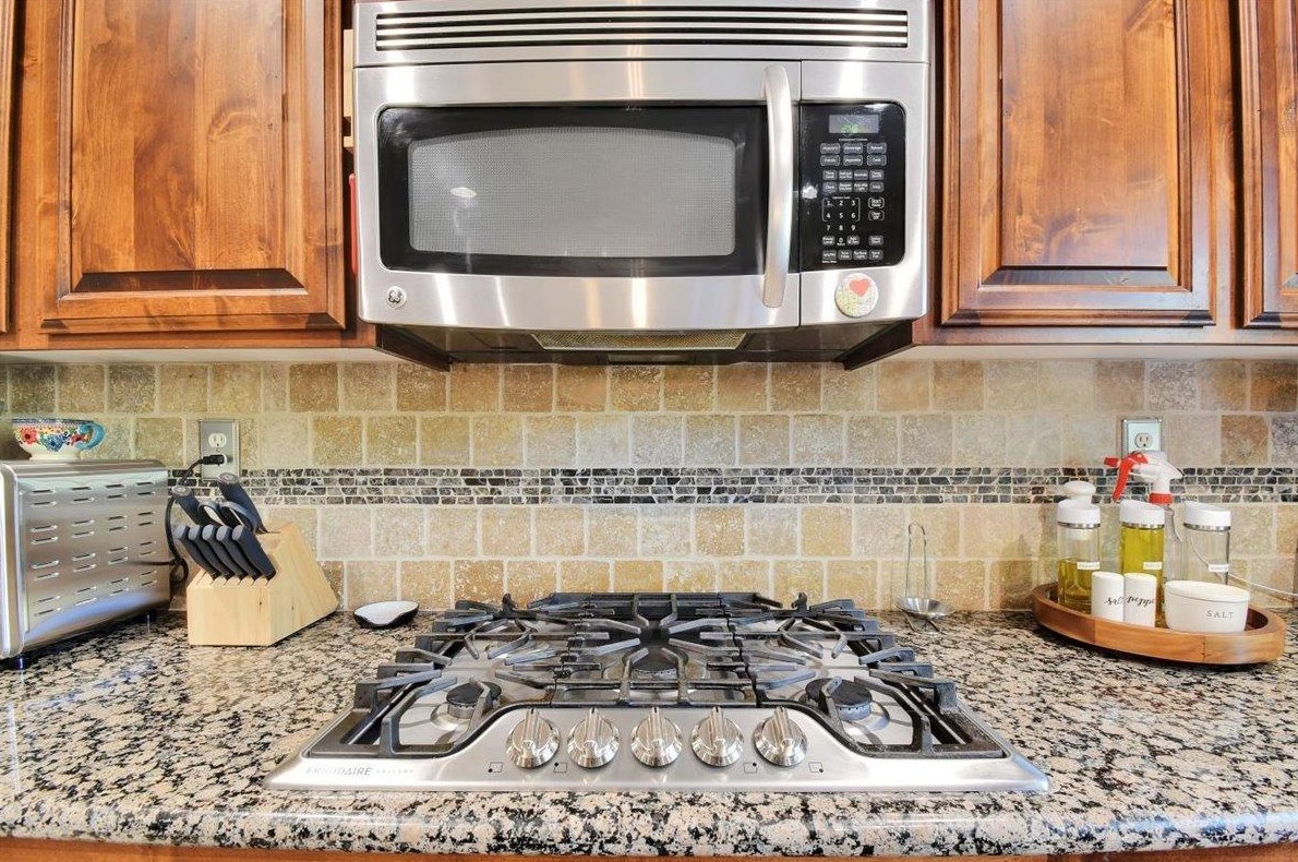 1073 Tres Picos Dr, Yuba City CA  95993-5259 exterior