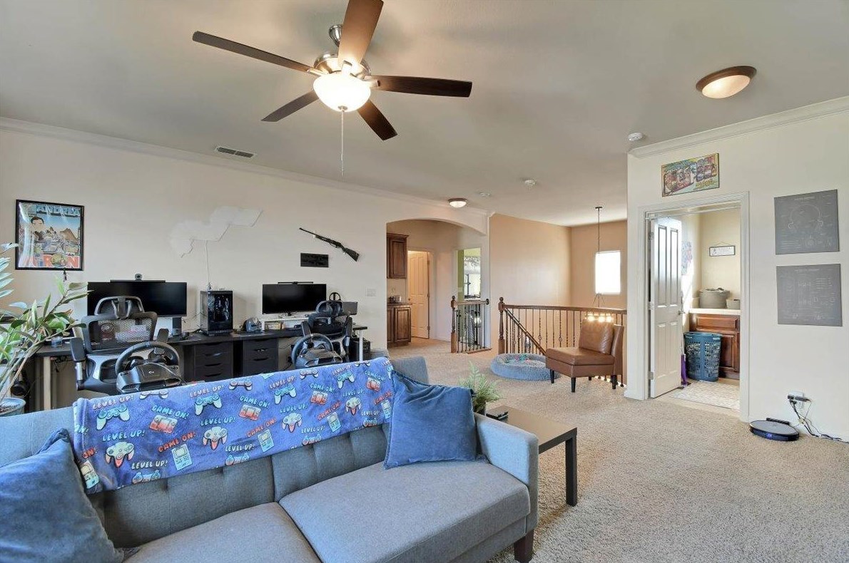 1073 Tres Picos Dr, Yuba City CA  95993-5259 exterior