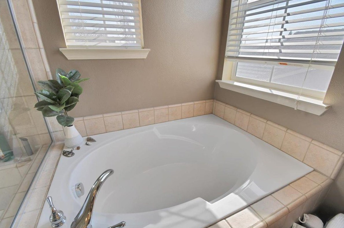 1073 Tres Picos Dr, Yuba City CA  95993-5259 exterior