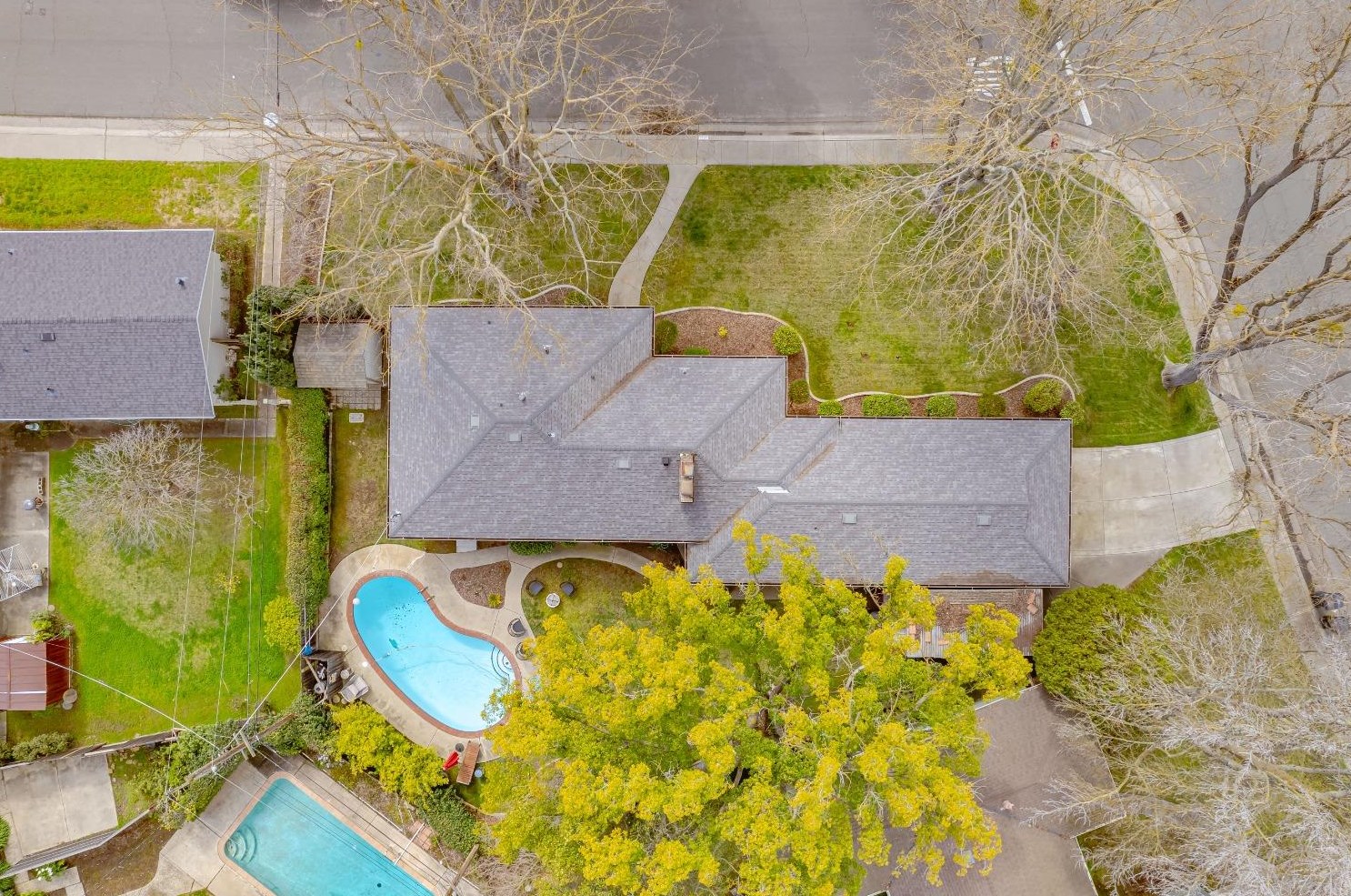 6601 Fordham Way, Sacramento CA  95831-2221 exterior