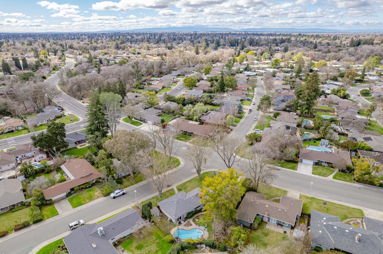 6601 Fordham Way, Sacramento CA  95831-2221 exterior