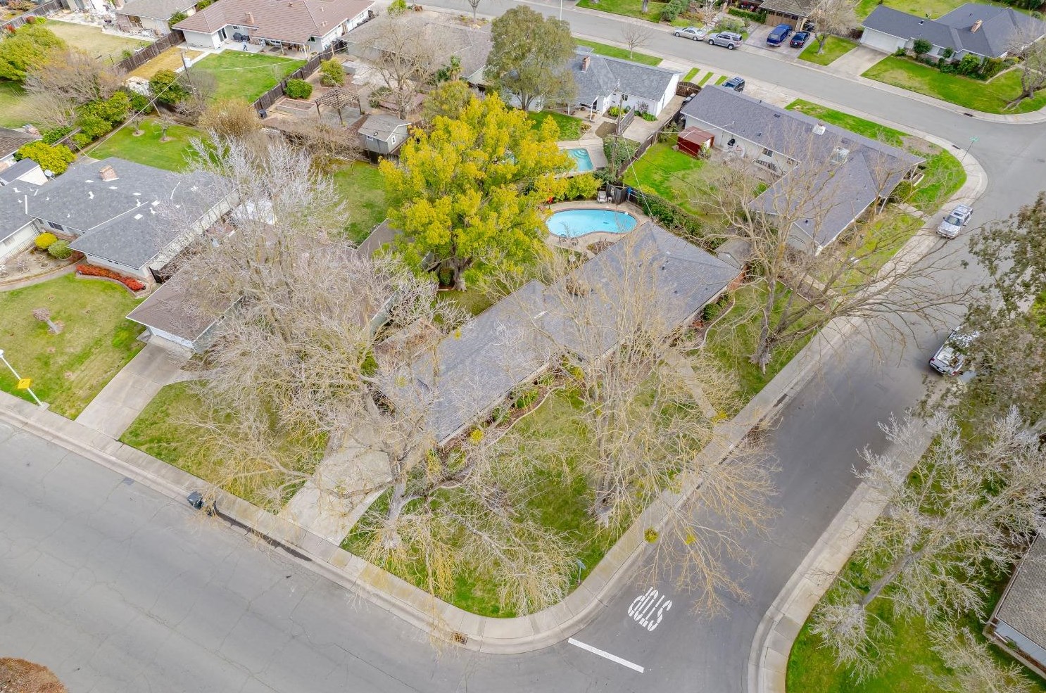 6601 Fordham Way, Sacramento CA  95831-2221 exterior