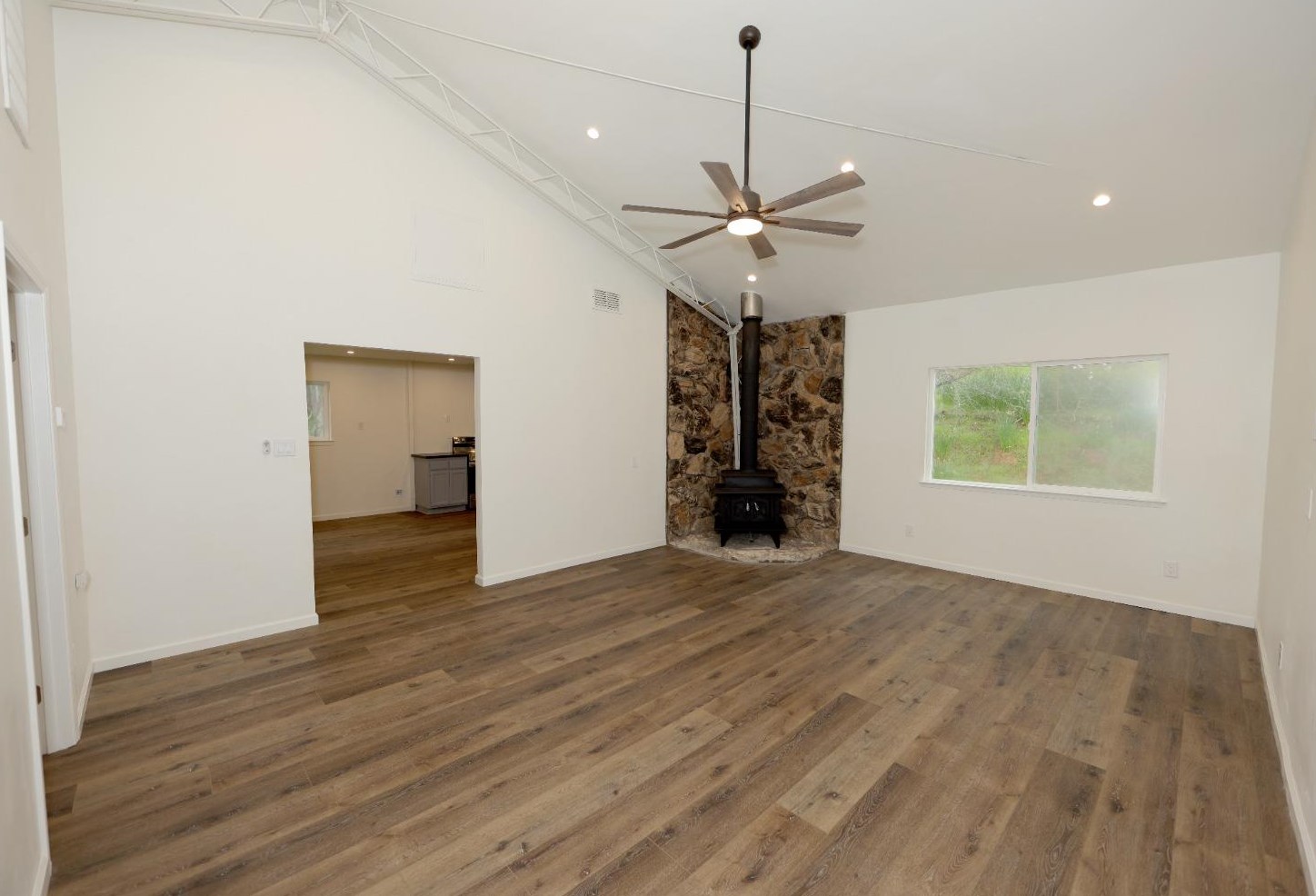 10315 Comstock Ln, Auburn, CA 95603