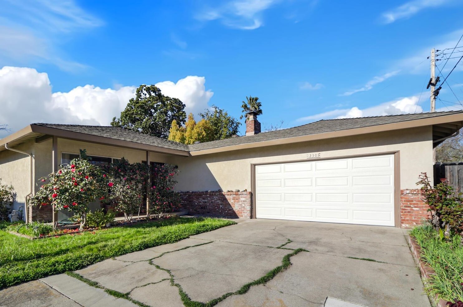 230 Brady Ct, Sacramento, CA 95820-3422