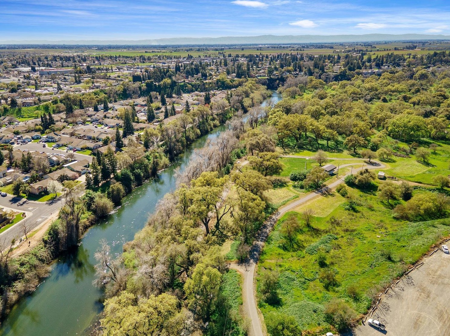 7011 Prestwick Dr, Riverbank CA  95367-3320 exterior