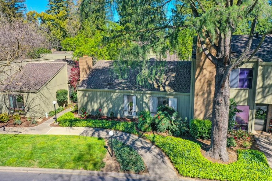 403 Dunbarton Cir, Sacramento CA  95825-6812 exterior