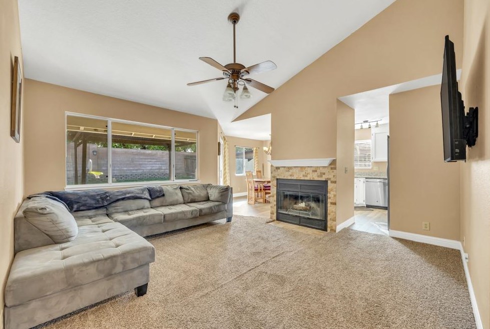 2450 Inverness Dr, Lincoln CA  95648-9569 exterior