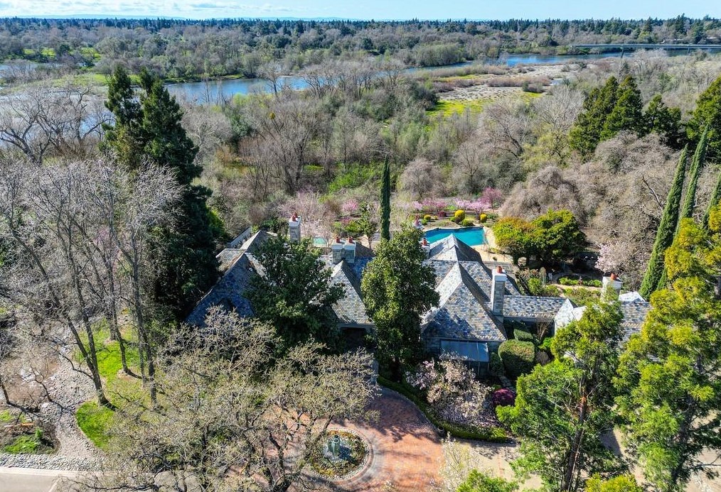 2400 Tiffany Ln, Sacramento, CA 95827-1433