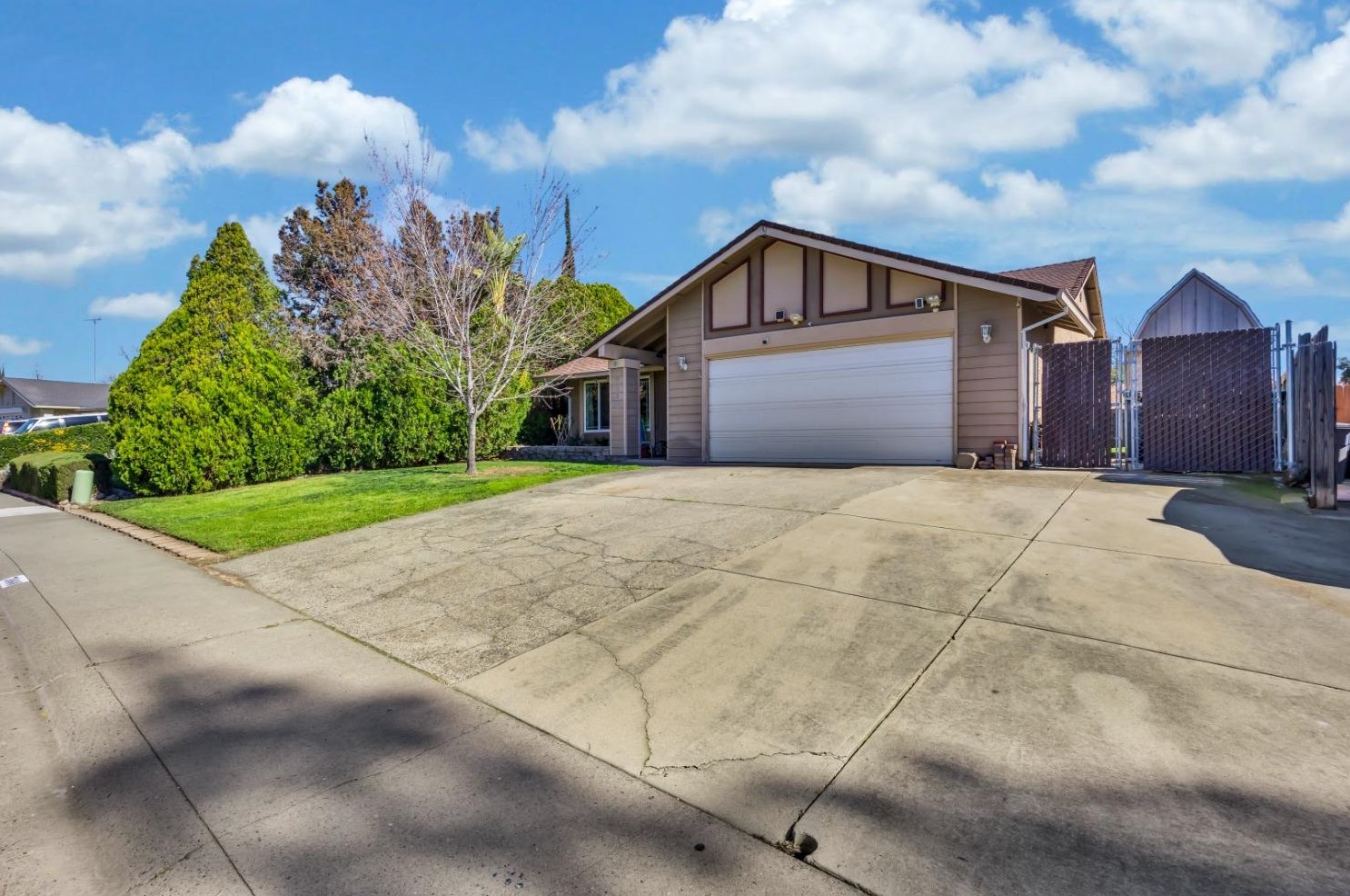7860 Summerplace Dr, Citrus Heights, CA 95621-0942