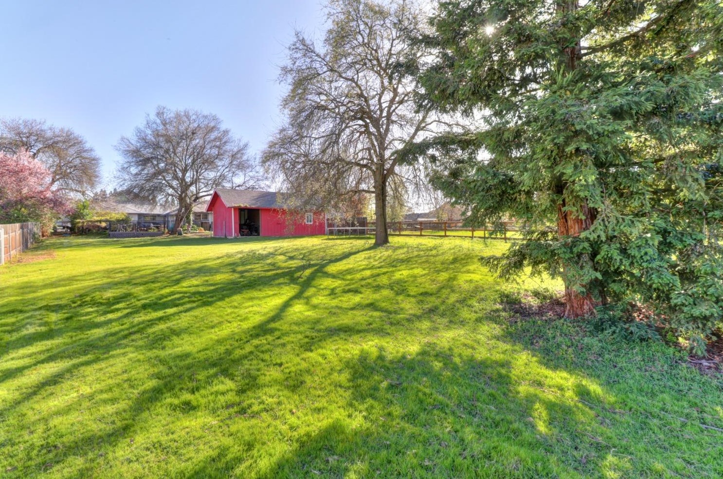 8677 Elm Ave, Citrus Heights CA  95662-2613 exterior