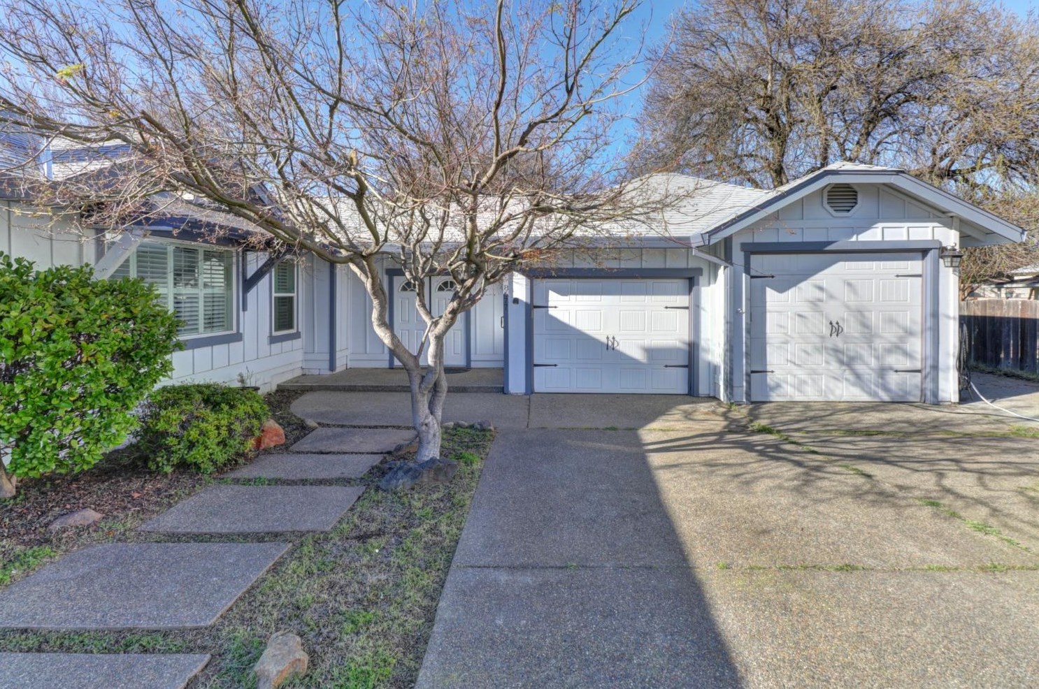 8677 Elm Ave, Citrus Heights CA  95662-2613 exterior