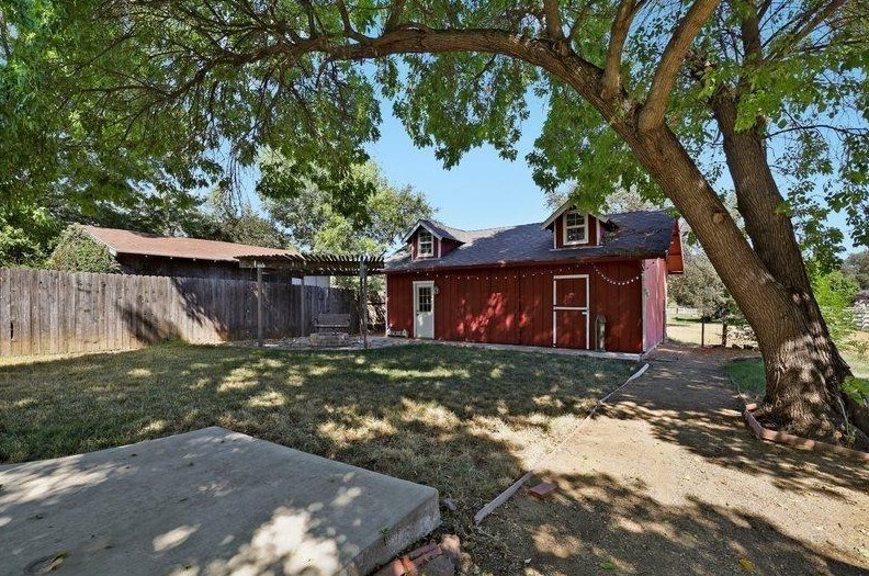 8677 Elm Ave, Citrus Heights CA  95662-2613 exterior