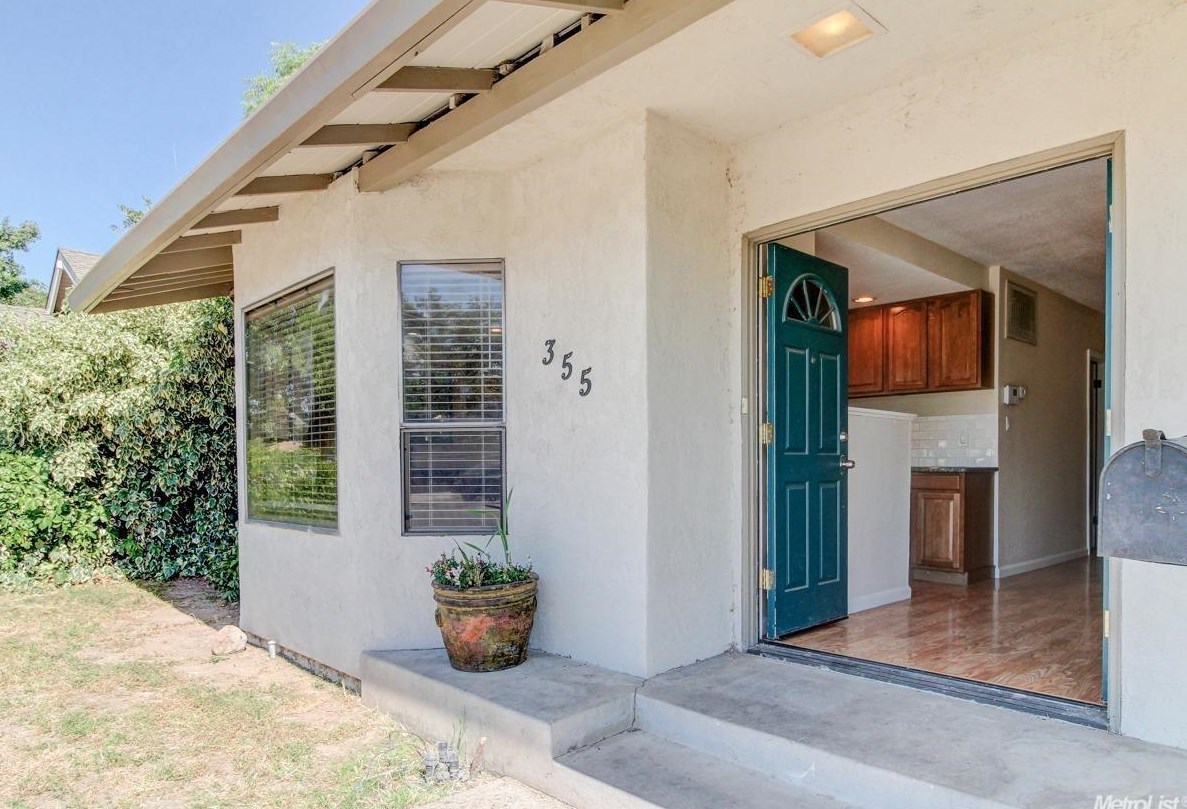 355 H St, Valley Home, CA 95361-4057
