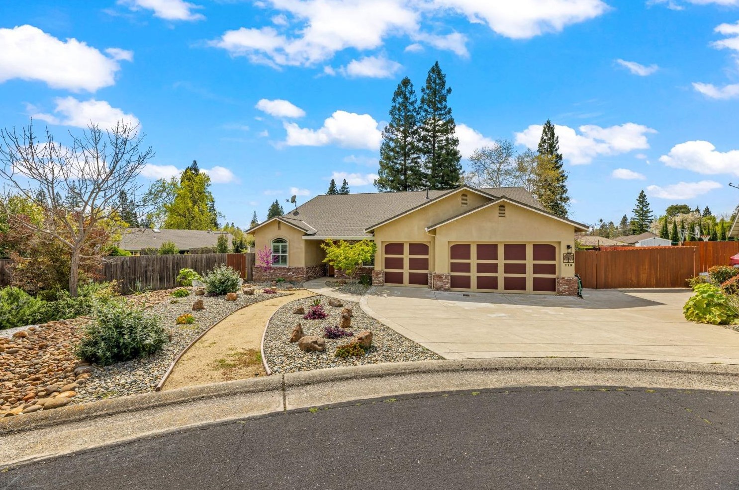 119 Grey Canyon Dr, Folsom, CA 95630-2011