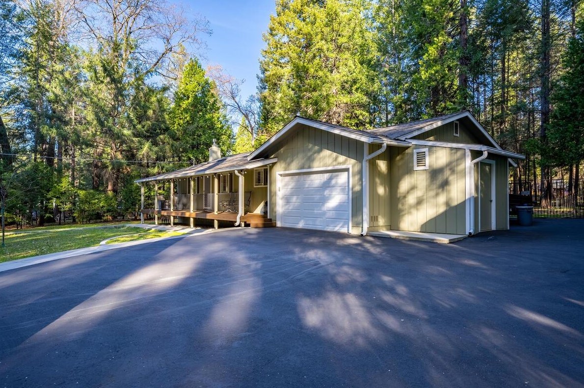 5530 Happy Pines Dr, Michigan Bluff, CA 95631