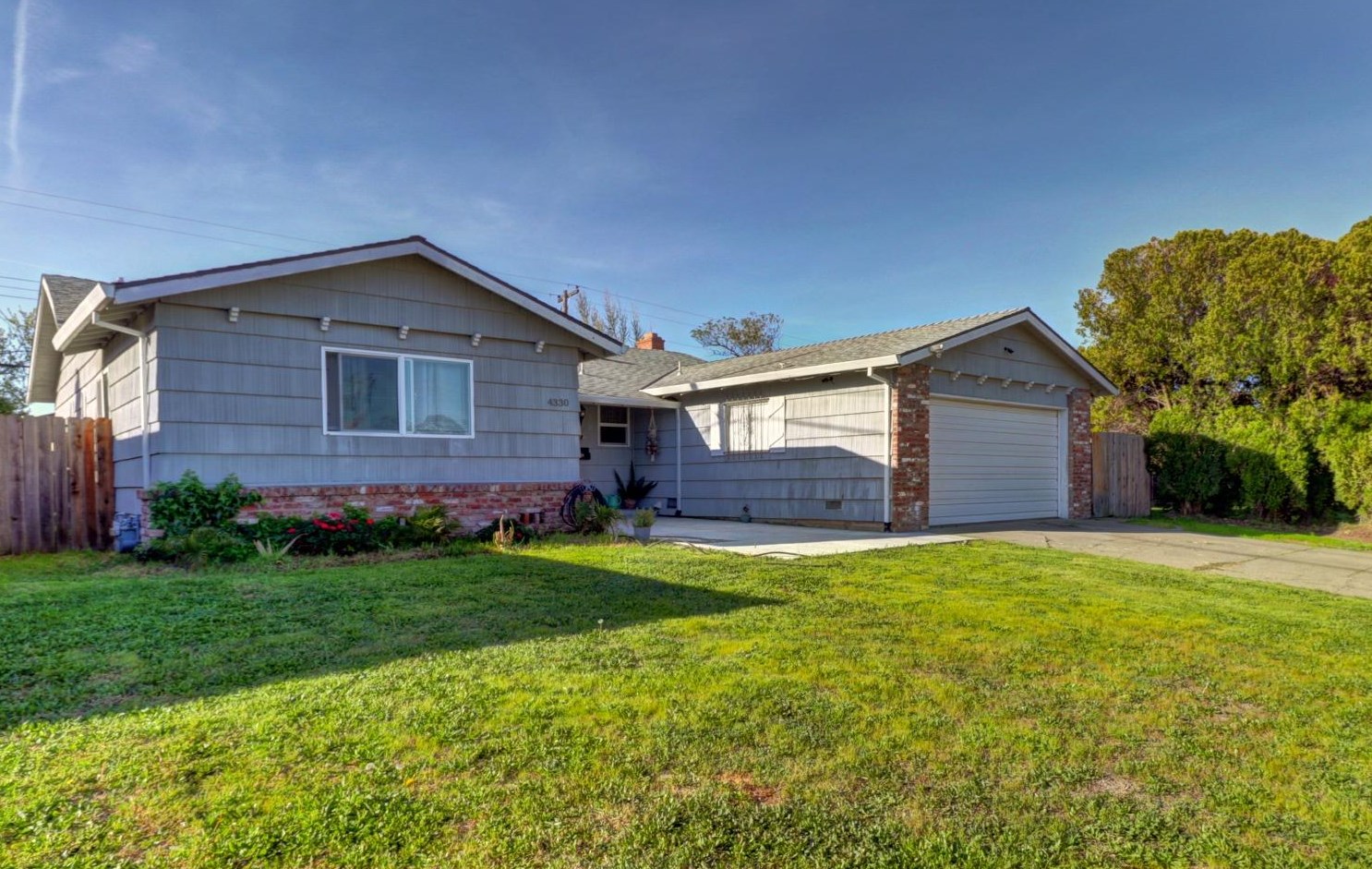 4330 Turnbridge Dr, Sacramento, CA 95823-1932