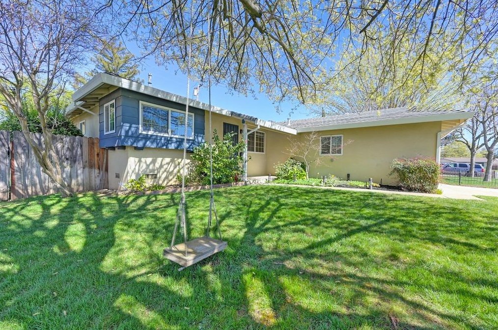 7585 Almondwood Ave, Citrus Heights, CA 95610-4443