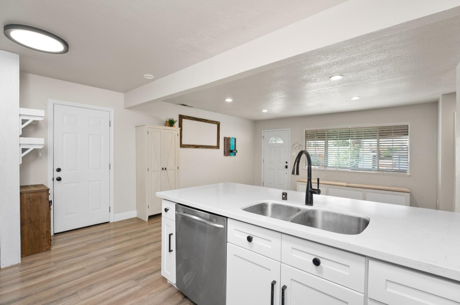 6826 Brookhaven Way, Citrus Heights CA  95621-6306 exterior