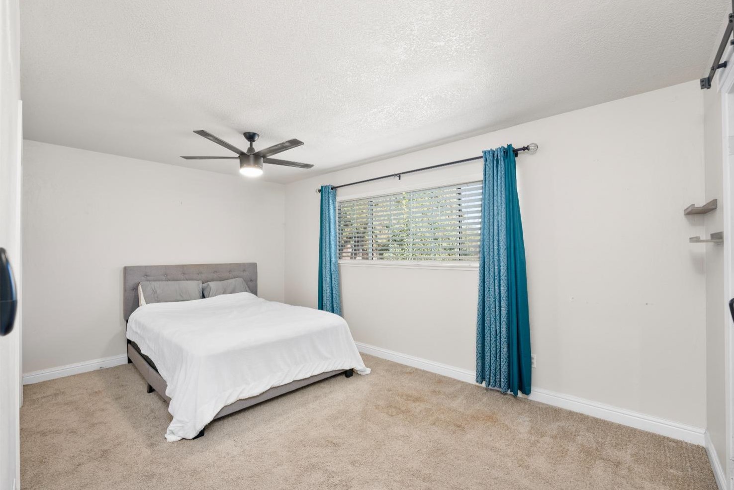 6826 Brookhaven Way, Citrus Heights CA  95621-6306 exterior