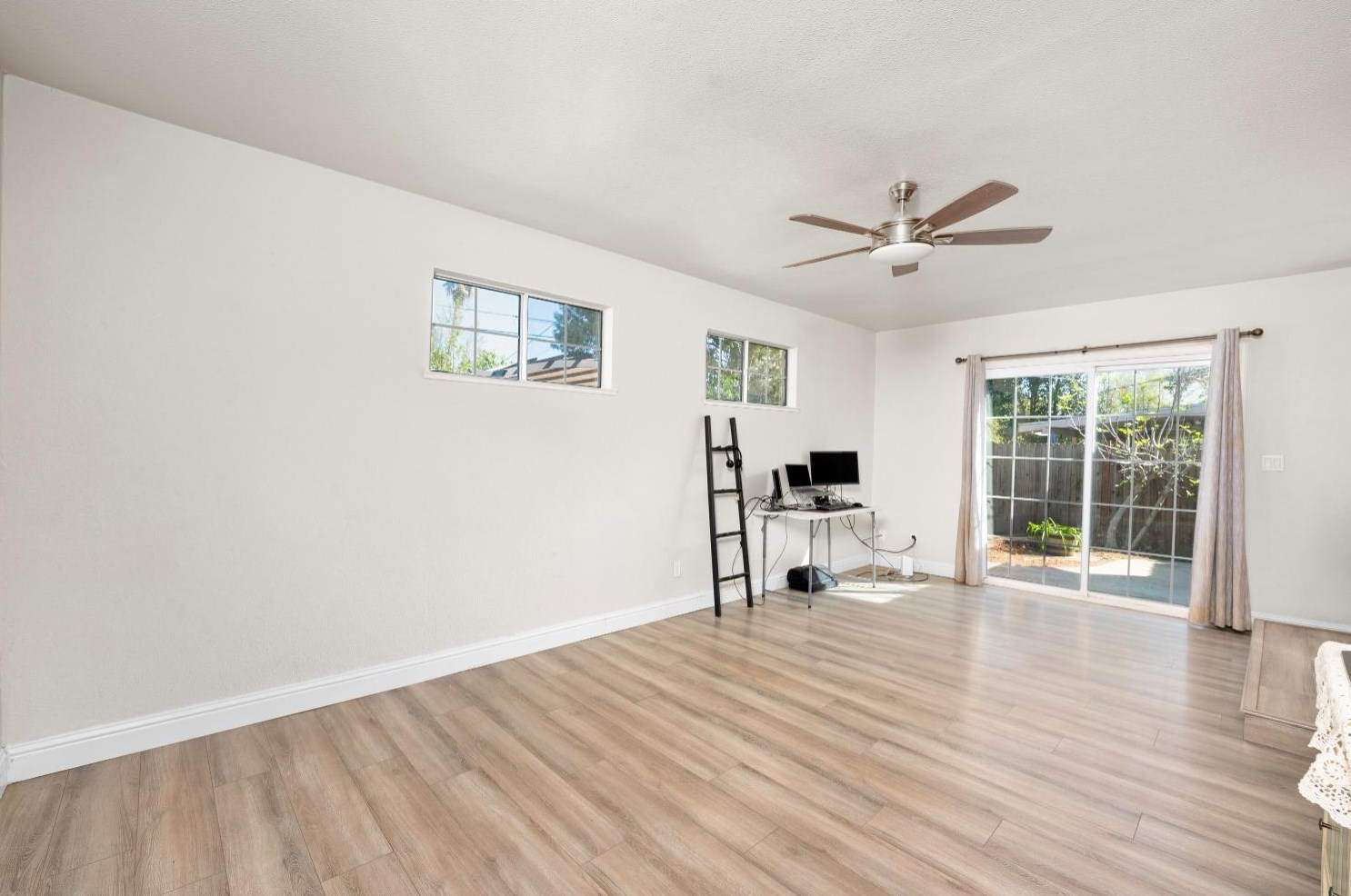 6826 Brookhaven Way, Citrus Heights CA  95621-6306 exterior