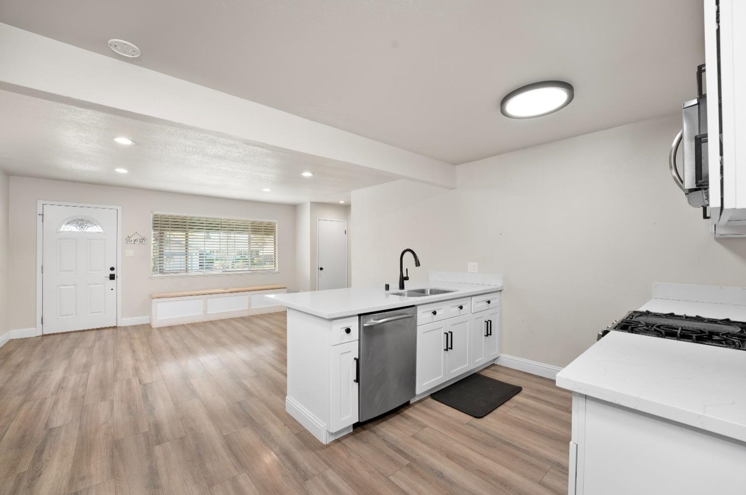 6826 Brookhaven Way, Citrus Heights CA  95621-6306 exterior