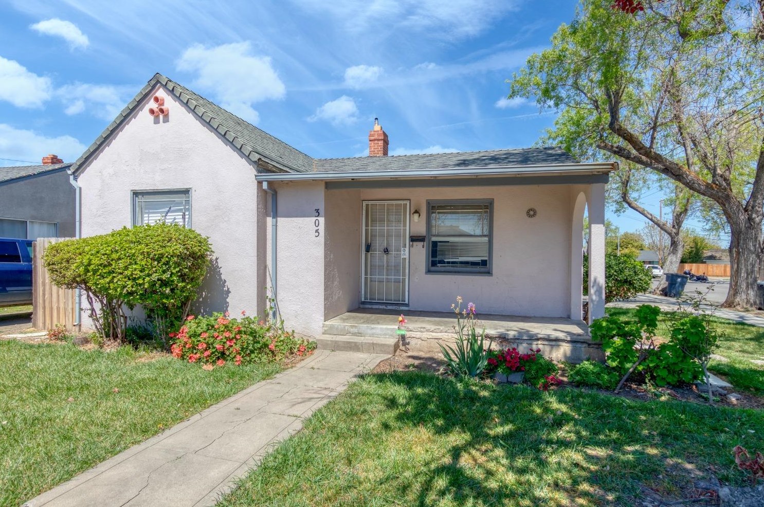 305 Lowell Ave, Tracy, CA 95376-2807