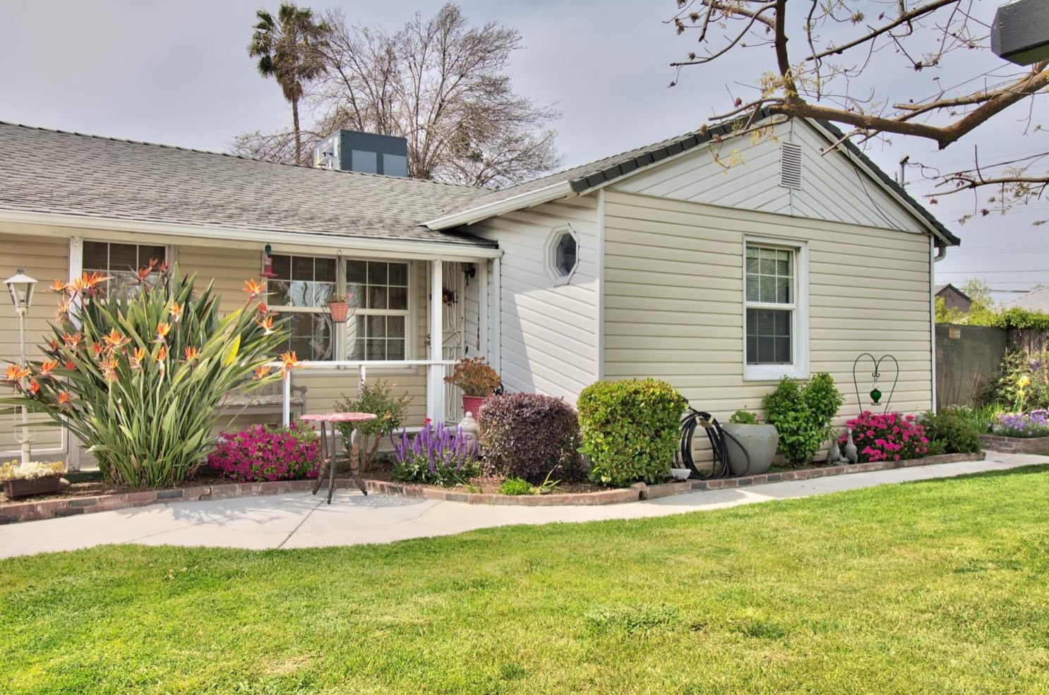 2681 Gary Way, Sacramento, CA 95815-2108