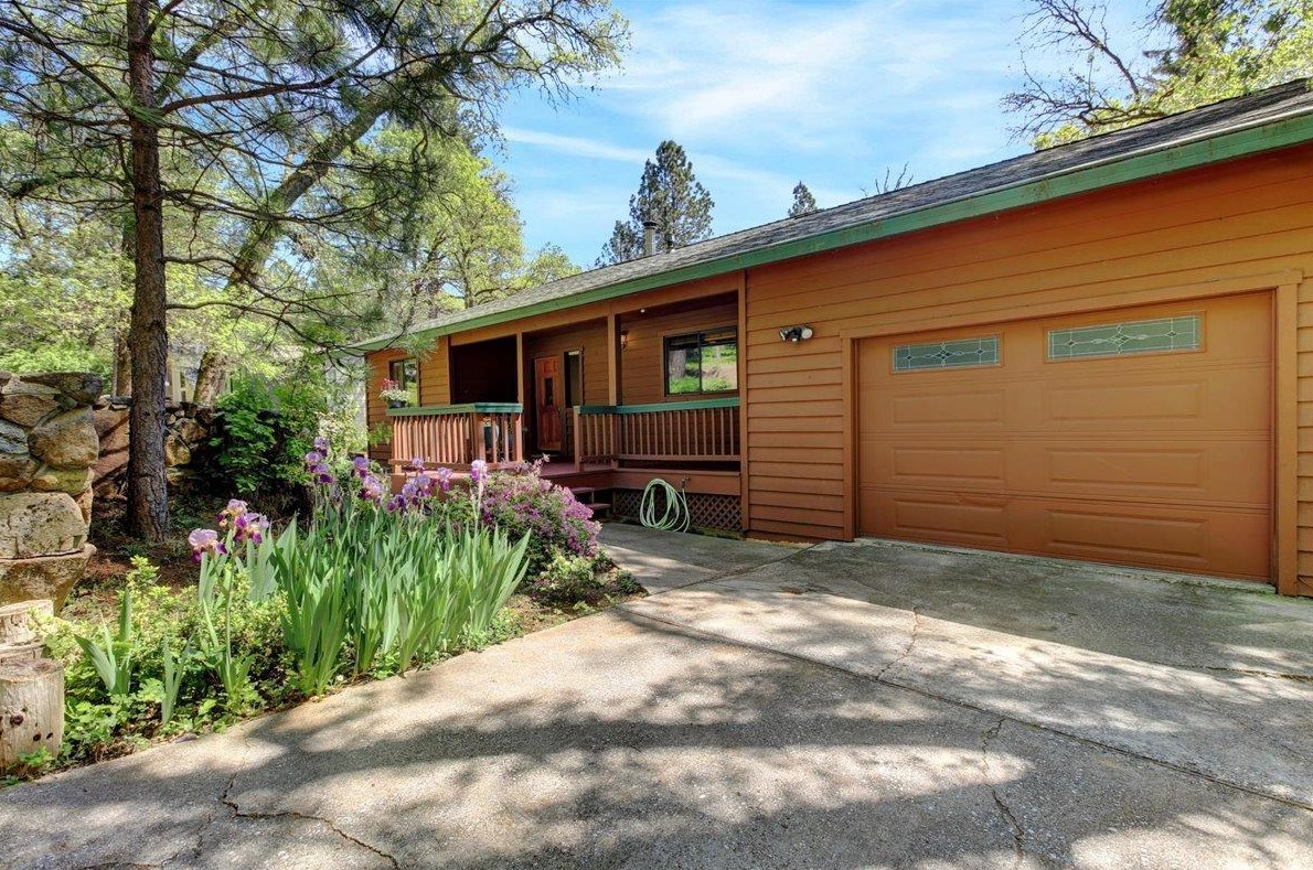 15205 Stinson Dr, Grass Valley, CA 95949
