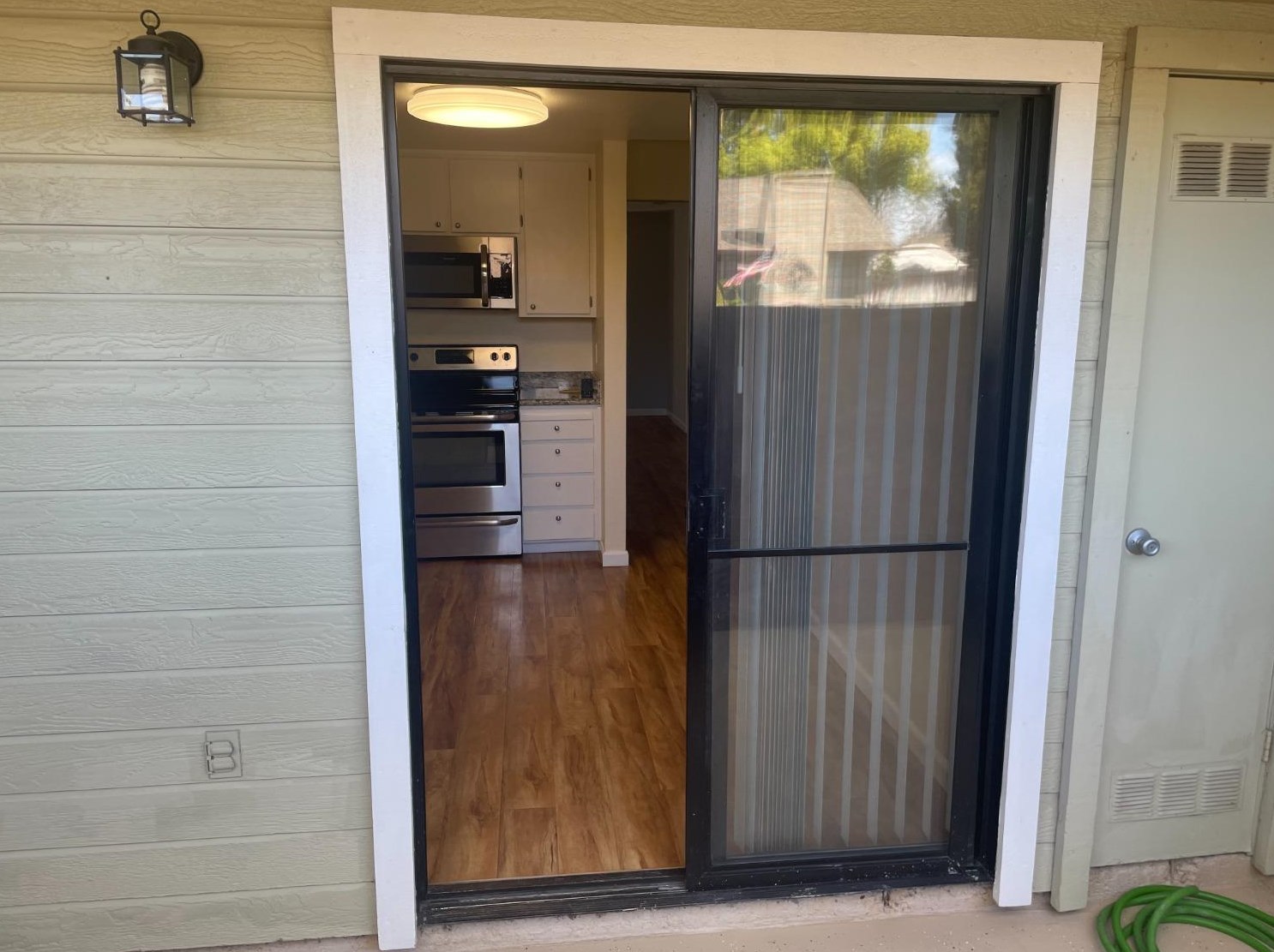 1901 Mills Ave, Lodi CA  95242-4470 exterior