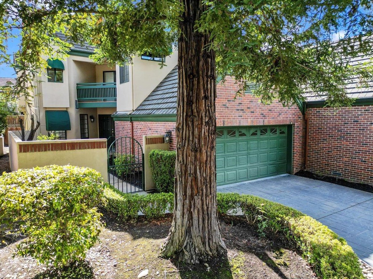1132 Rivergate Dr, Lodi, CA 95240-0555