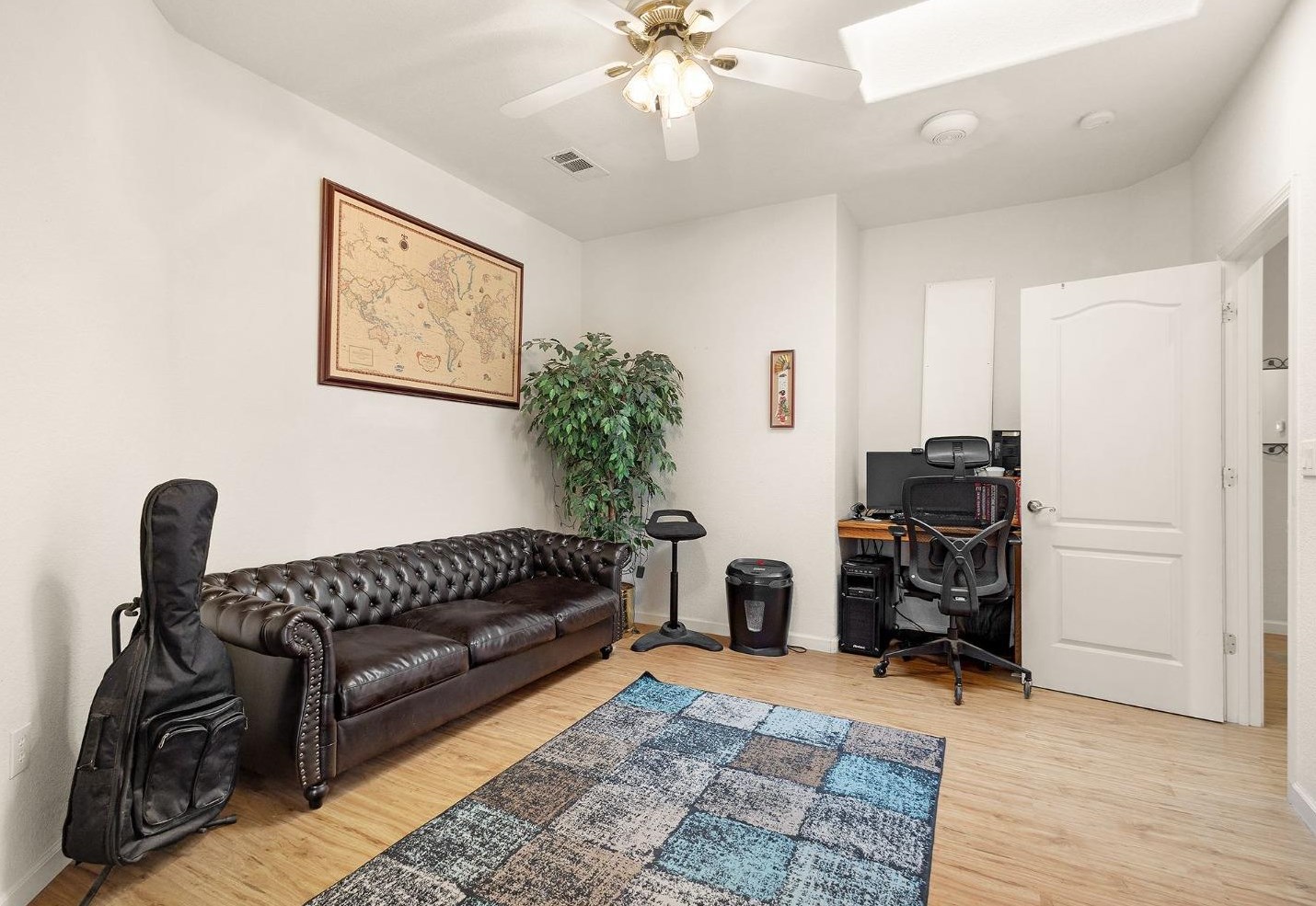 1858 Michelle Dr, Yuba City CA  95993-7170 exterior