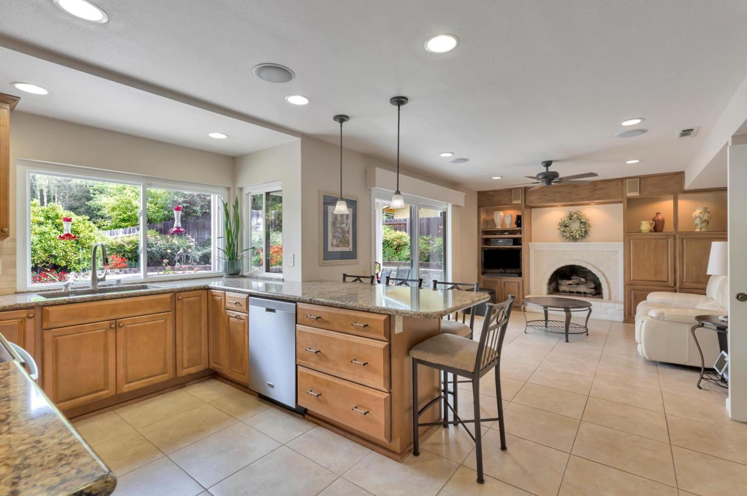 9219 Blue Oak Dr, Citrus Heights, CA 95662