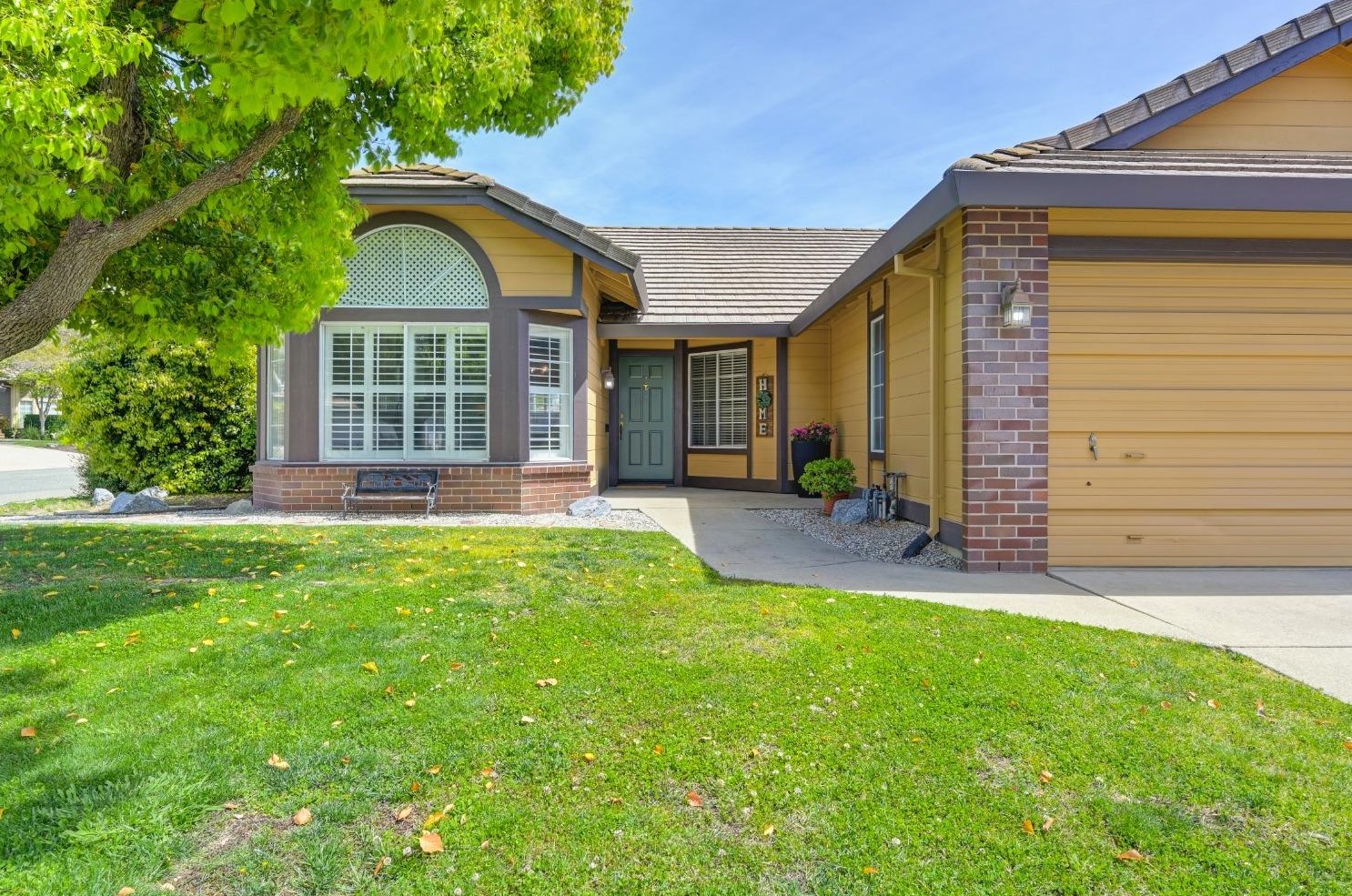 1557 Steinbeck Dr, Roseville, CA 95747-6911