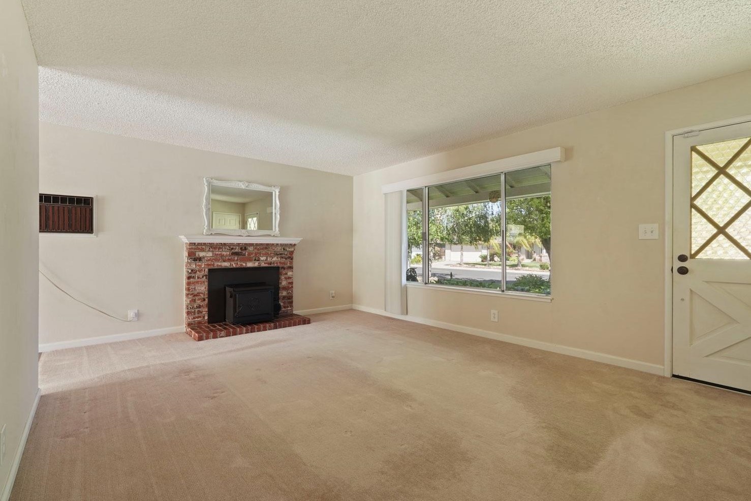 711 El Capitan Ave, Manteca, CA 95337-5312