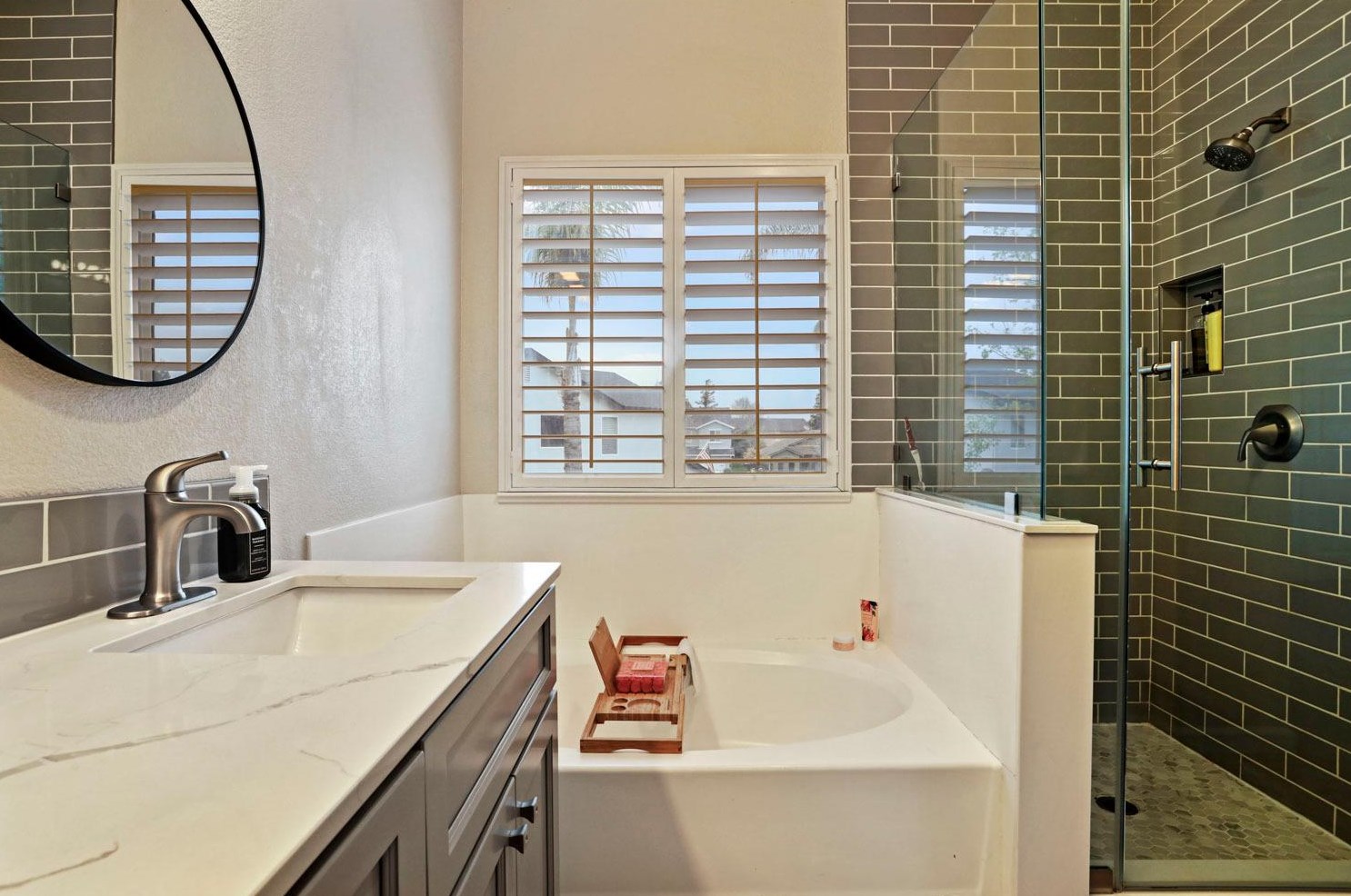 2325 Victory Ln, Turlock CA  95380-8423 exterior